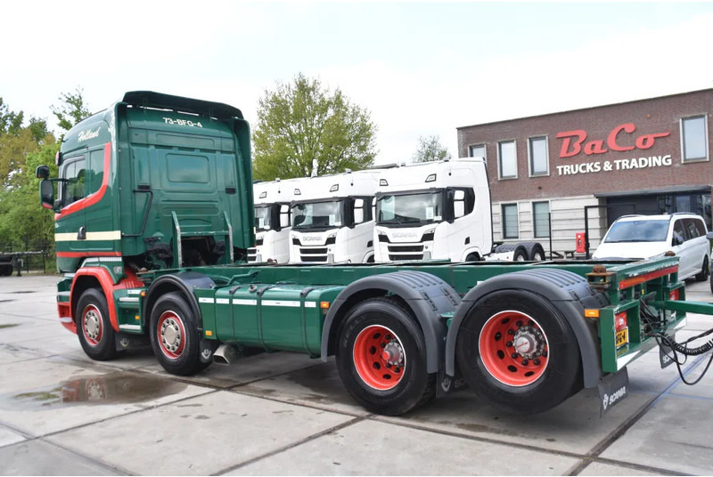 Scania R520 HL V8 8x2 - EURO 6 - MANUAL - RETARDER - WHEELBASE: 510 cm - 10 TONS FRONT AXLE - XENON - - Containertransporter/ Wissellaadbak vrachtwagen: afbeelding 2 Scania R520 HL V8 8x2 - EURO 6 - MANUAL - RETARDER - WHEELBASE: 510 cm - 10 TONS FRONT AXLE - XENON - - Containertransporter/ Wissellaadbak vrachtwagen: afbeelding 2