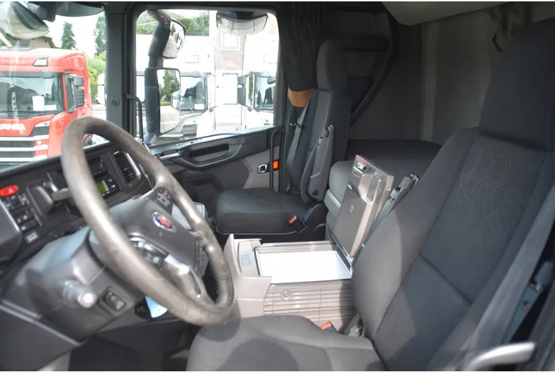 Scania S520 V8 NGS 6x2*4NB + SCHMITZ ZKO 20 - THERMO KING - RETARDER - FULL AIR - WHEELBASE: 515 CM - TOP CONDITION - - Koelwagen vrachtwagen: afbeelding 5 Scania S520 V8 NGS 6x2*4NB + SCHMITZ ZKO 20 - THERMO KING - RETARDER - FULL AIR - WHEELBASE: 515 CM - TOP CONDITION - - Koelwagen vrachtwagen: afbeelding 5