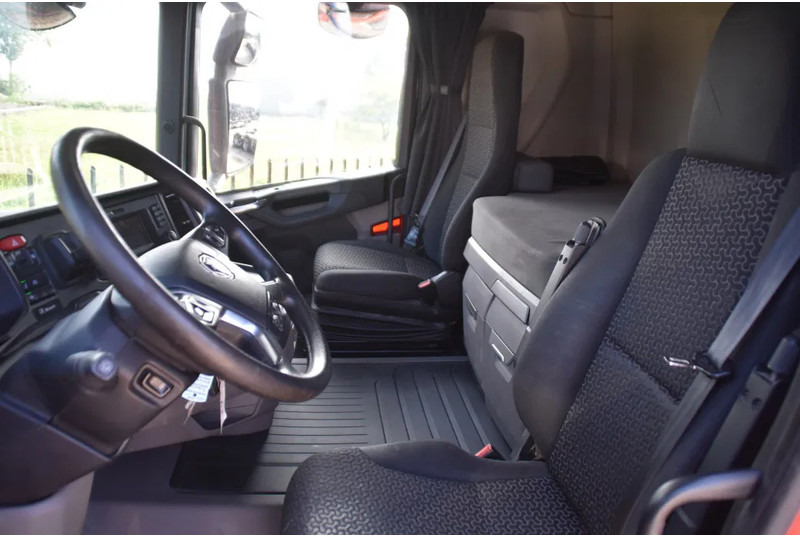 Scania R410 NGS 4x2NB XT - HYDRAULIC SYSTEM - FULL AIR - RETARDER - 456 TKM - ACC - PTO - MORE UNITS AVAILABLE - - Trekker: afbeelding 5 Scania R410 NGS 4x2NB XT - HYDRAULIC SYSTEM - FULL AIR - RETARDER - 456 TKM - ACC - PTO - MORE UNITS AVAILABLE - - Trekker: afbeelding 5