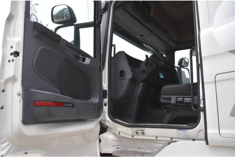 Scania R450 HL 4x2MNB - CROWN EDITION - ADR FL - SCR ONLY - RETARDER - FULL AIR - PTO - NAVI - 2 BEDS - XENON - - Trekker: afbeelding 4 Scania R450 HL 4x2MNB - CROWN EDITION - ADR FL - SCR ONLY - RETARDER - FULL AIR - PTO - NAVI - 2 BEDS - XENON - - Trekker: afbeelding 4