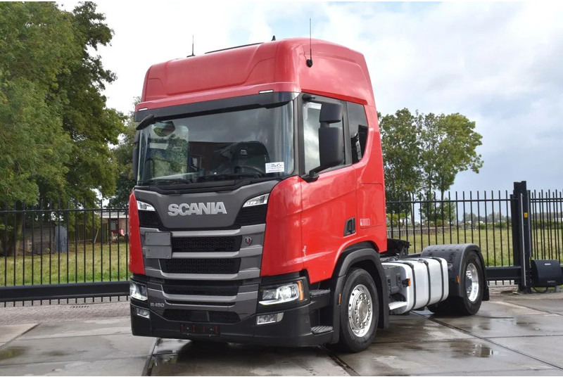 Scania R450 NGS 4x2 - ADR FL - RETARDER - 767 TKM - PTO - PARK. AIRCO - 4 POINT AIR SUSPENSION - ALCOA'S - LED LIGHTS - - Trekker: afbeelding 1 Scania R450 NGS 4x2 - ADR FL - RETARDER - 767 TKM - PTO - PARK. AIRCO - 4 POINT AIR SUSPENSION - ALCOA'S - LED LIGHTS - - Trekker: afbeelding 1