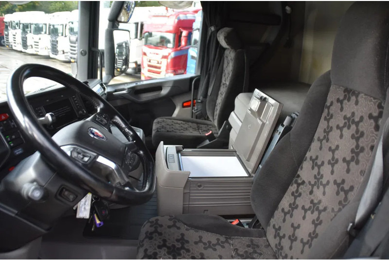 Scania R450 NGS 4x2 - ADR FL - RETARDER - 767 TKM - PTO - PARK. AIRCO - 4 POINT AIR SUSPENSION - ALCOA'S - LED LIGHTS - - Trekker: afbeelding 5 Scania R450 NGS 4x2 - ADR FL - RETARDER - 767 TKM - PTO - PARK. AIRCO - 4 POINT AIR SUSPENSION - ALCOA'S - LED LIGHTS - - Trekker: afbeelding 5