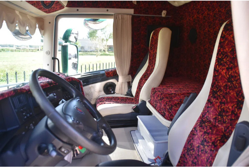 Scania R450 TL 4x2 - SCR ONLY - SPECIAL INTERIOR - TV - 2 x FUEL TANKS - 4 POINT AIR SUSP. REAR - EXCELLENT CONDITION - - Trekker: afbeelding 4 Scania R450 TL 4x2 - SCR ONLY - SPECIAL INTERIOR - TV - 2 x FUEL TANKS - 4 POINT AIR SUSP. REAR - EXCELLENT CONDITION - - Trekker: afbeelding 4