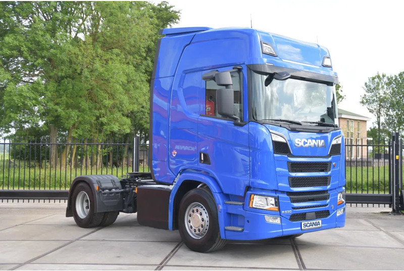 Scania R530 V8 NGS 4x2 - ADR FL - RETARDER - 253 TKM - ACC - NAVI - PTO - DIFF. LOCK - EXCELLENT CONDITION - - Trekker: afbeelding 2 Scania R530 V8 NGS 4x2 - ADR FL - RETARDER - 253 TKM - ACC - NAVI - PTO - DIFF. LOCK - EXCELLENT CONDITION - - Trekker: afbeelding 2