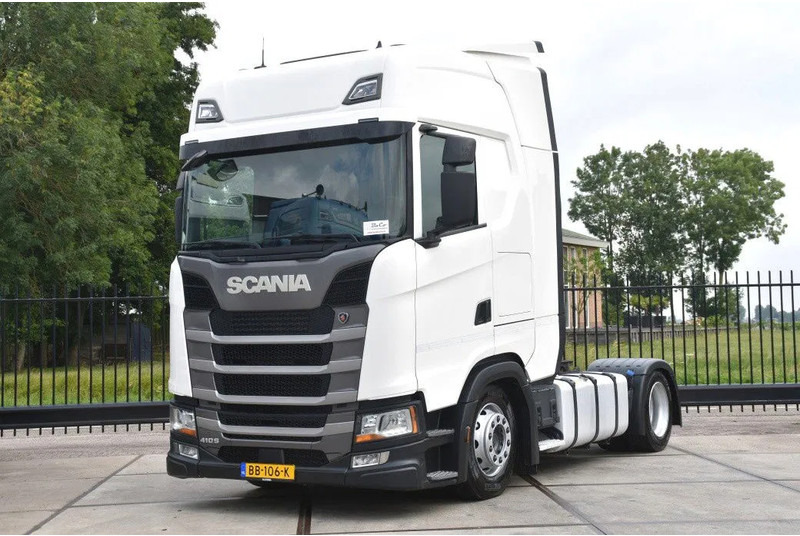 Scania S410 4x2EB MEGA 95 cm or 103 cm driving height - RETARDER - 822 TKM - FULL AIR - PARK. AIRCO - 2 x FUEL TANKS - TOP CONDITION - - Trekker: afbeelding 1 Scania S410 4x2EB MEGA 95 cm or 103 cm driving height - RETARDER - 822 TKM - FULL AIR - PARK. AIRCO - 2 x FUEL TANKS - TOP CONDITION - - Trekker: afbeelding 1