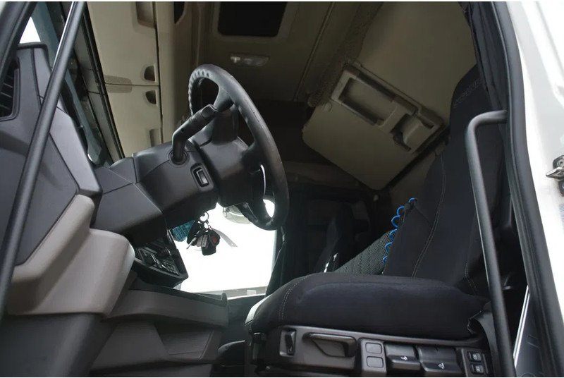 Scania S410 4x2EB MEGA 95 cm or 103 cm driving height - RETARDER - 822 TKM - FULL AIR - PARK. AIRCO - 2 x FUEL TANKS - TOP CONDITION - - Trekker: afbeelding 4 Scania S410 4x2EB MEGA 95 cm or 103 cm driving height - RETARDER - 822 TKM - FULL AIR - PARK. AIRCO - 2 x FUEL TANKS - TOP CONDITION - - Trekker: afbeelding 4