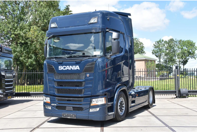 Scania S450 NGS 4x2NB - FULL AIR - 847 TKM - RETARDER - PARK. AIRCO - 2 x FUEL TANKS - TOP CONDITION - - Trekker: afbeelding 2 Scania S450 NGS 4x2NB - FULL AIR - 847 TKM - RETARDER - PARK. AIRCO - 2 x FUEL TANKS - TOP CONDITION - - Trekker: afbeelding 2