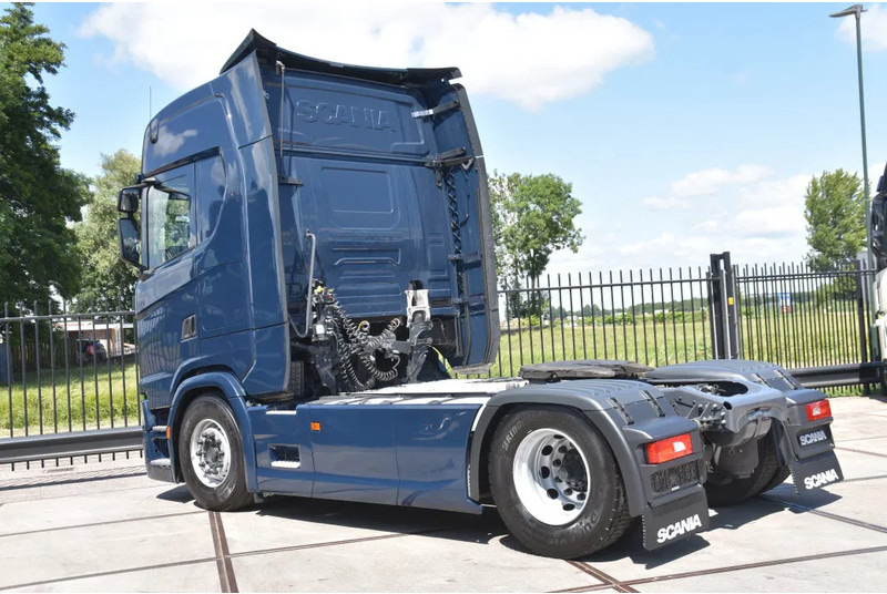 Scania S450 NGS 4x2NB - FULL AIR - 847 TKM - RETARDER - PARK. AIRCO - 2 x FUEL TANKS - TOP CONDITION - - Trekker: afbeelding 3 Scania S450 NGS 4x2NB - FULL AIR - 847 TKM - RETARDER - PARK. AIRCO - 2 x FUEL TANKS - TOP CONDITION - - Trekker: afbeelding 3