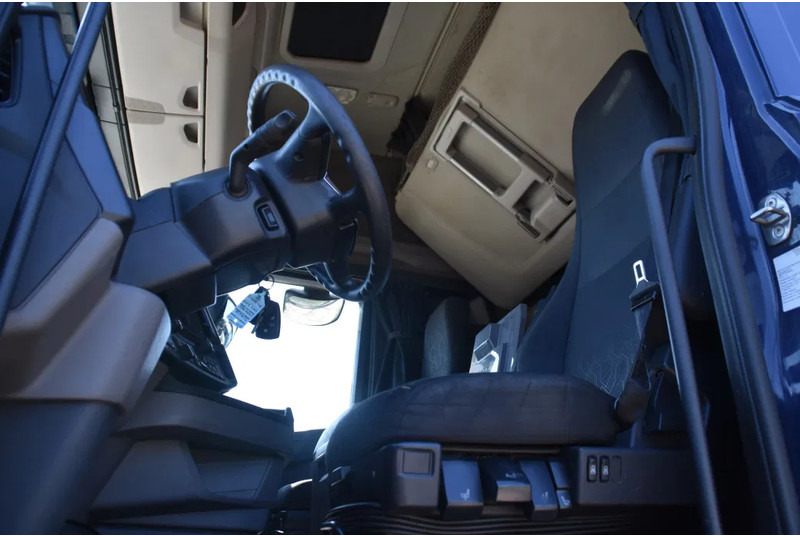 Scania S450 NGS 4x2NB - FULL AIR - RETARDER - ACC - AIRCO - 2 x FUEL TANKS - TOP CONDITION - - Trekker: afbeelding 4 Scania S450 NGS 4x2NB - FULL AIR - RETARDER - ACC - AIRCO - 2 x FUEL TANKS - TOP CONDITION - - Trekker: afbeelding 4
