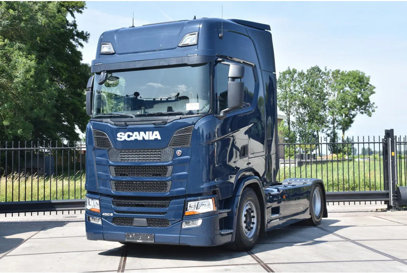 Scania S450 NGS 4x2NB - FULL AIR - RETARDER - ACC - PARK. AIRCO - 2 x FUEL TANKS - TOP CONDITION - - Trekker: afbeelding 2 Scania S450 NGS 4x2NB - FULL AIR - RETARDER - ACC - PARK. AIRCO - 2 x FUEL TANKS - TOP CONDITION - - Trekker: afbeelding 2