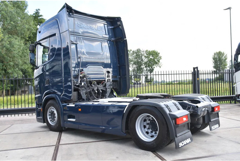 Scania S450 NGS 4x2NB - FULL AIR - RETARDER - ACC - PARK. AIRCO - 2 x FUEL TANKS - TOP CONDITION - - Trekker: afbeelding 3 Scania S450 NGS 4x2NB - FULL AIR - RETARDER - ACC - PARK. AIRCO - 2 x FUEL TANKS - TOP CONDITION - - Trekker: afbeelding 3