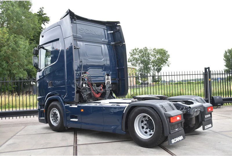Scania S450 NGS 4x2NB - FULL AIR - RETARDER - ACC - PARK. AIRCO - 2 x FUEL TANKS - TOP CONDITION - - Trekker: afbeelding 3 Scania S450 NGS 4x2NB - FULL AIR - RETARDER - ACC - PARK. AIRCO - 2 x FUEL TANKS - TOP CONDITION - - Trekker: afbeelding 3