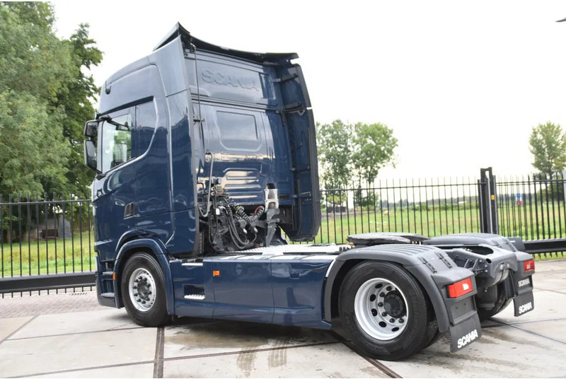 Scania S450 NGS 4x2NB - FULL AIR - RETARDER - ACC - PARK. AIRCO - 2 x FUEL TANKS - TOP CONDITION - - Trekker: afbeelding 3 Scania S450 NGS 4x2NB - FULL AIR - RETARDER - ACC - PARK. AIRCO - 2 x FUEL TANKS - TOP CONDITION - - Trekker: afbeelding 3