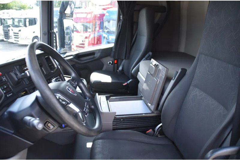Scania S450 NGS 4x2NB - FULL AIR - RETARDER - ACC - PARK. AIRCO - 2 x FUEL TANKS - TOP CONDITION - - Trekker: afbeelding 5 Scania S450 NGS 4x2NB - FULL AIR - RETARDER - ACC - PARK. AIRCO - 2 x FUEL TANKS - TOP CONDITION - - Trekker: afbeelding 5