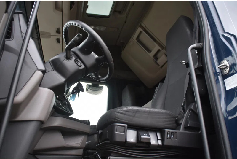 Scania S450 NGS 4x2NB - FULL AIR - RETARDER - ACC - PARK. AIRCO - 2 x FUEL TANKS - TOP CONDITION - - Trekker: afbeelding 4 Scania S450 NGS 4x2NB - FULL AIR - RETARDER - ACC - PARK. AIRCO - 2 x FUEL TANKS - TOP CONDITION - - Trekker: afbeelding 4