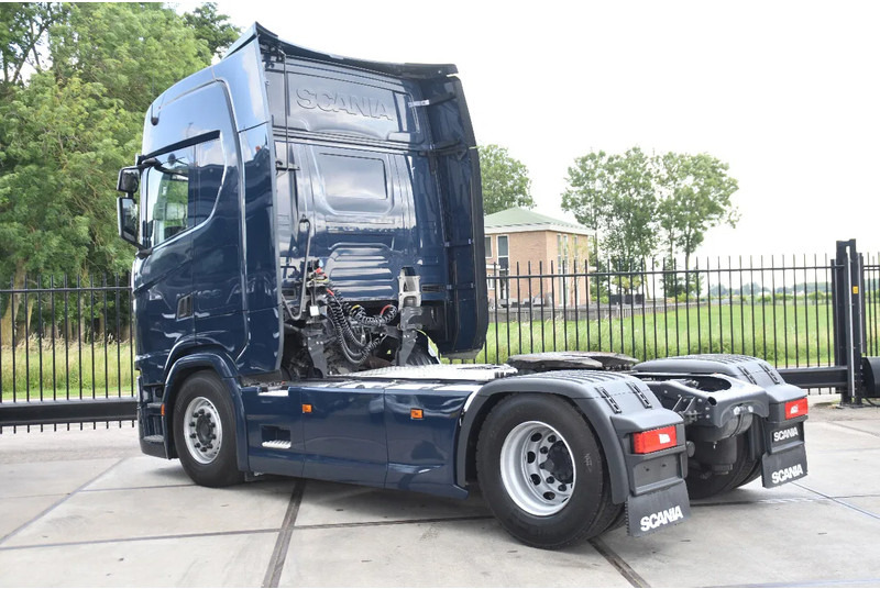 Scania S450 NGS 4x2NB - RETARDER - 662 TKM - FULL AIR - AIRCO - 2 x FUEL TANKS - TOP CONDITION - - Trekker: afbeelding 3 Scania S450 NGS 4x2NB - RETARDER - 662 TKM - FULL AIR - AIRCO - 2 x FUEL TANKS - TOP CONDITION - - Trekker: afbeelding 3