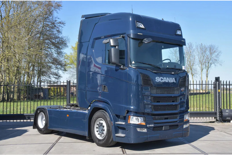 Scania S450 NGS 4x2NB - RETARDER - 753 TKM - FULL AIR - PARK. AIRCO - 2 x FUEL TANKS - GOOD CONDITION - - Trekker: afbeelding 1 Scania S450 NGS 4x2NB - RETARDER - 753 TKM - FULL AIR - PARK. AIRCO - 2 x FUEL TANKS - GOOD CONDITION - - Trekker: afbeelding 1