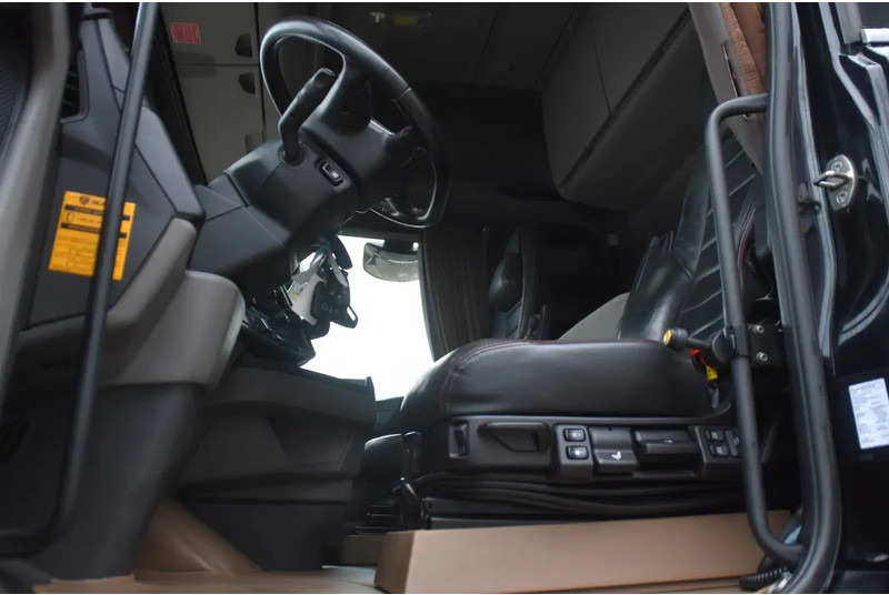 Scania S580 V8 NGS 4x2NB - HYDRAULICS - FULL AIR - RETARDER - 541 TKM - PARK. AIRCO - TV - PTO - ALCOA'S - LED - - Trekker: afbeelding 5 Scania S580 V8 NGS 4x2NB - HYDRAULICS - FULL AIR - RETARDER - 541 TKM - PARK. AIRCO - TV - PTO - ALCOA'S - LED - - Trekker: afbeelding 5