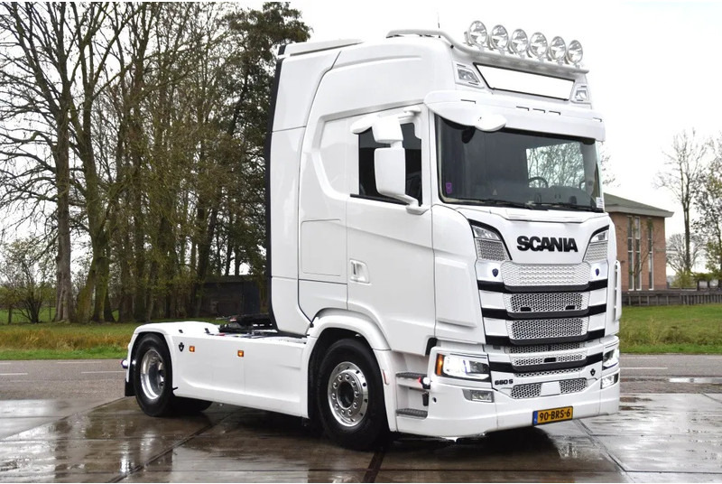 Scania S660 V8 NGS 4x2NB - NEW TACHO - RETARDER - FULL AIR - PARK. AIRCO - LEATHER SEATS - 2 x FUEL TANKS - ALCOA'S - LED - - Trekker: afbeelding 1 Scania S660 V8 NGS 4x2NB - NEW TACHO - RETARDER - FULL AIR - PARK. AIRCO - LEATHER SEATS - 2 x FUEL TANKS - ALCOA'S - LED - - Trekker: afbeelding 1