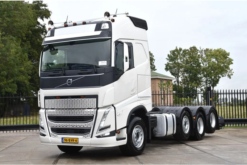 Volvo FH 500 Globe 8x2/4 - 147 TKM - PARK. AIRCO - 10 TONS FRONT AXLE - LEATHER SEATS - PTO - LED LIGHTS - TOP CONDITION - - Chassis vrachtwagen: afbeelding 2 Volvo FH 500 Globe 8x2/4 - 147 TKM - PARK. AIRCO - 10 TONS FRONT AXLE - LEATHER SEATS - PTO - LED LIGHTS - TOP CONDITION - - Chassis vrachtwagen: afbeelding 2