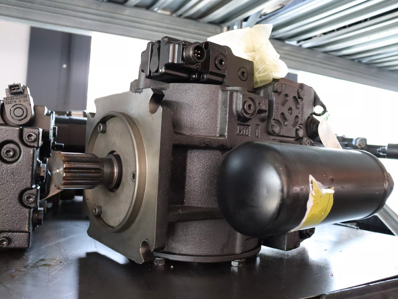 DANFOSS / SAUER 90L130KPVBJ8ELRF4F03GBA424236 - Hydraulische pomp voor Bouwmachine: afbeelding 1 DANFOSS / SAUER 90L130KPVBJ8ELRF4F03GBA424236 - Hydraulische pomp voor Bouwmachine: afbeelding 1