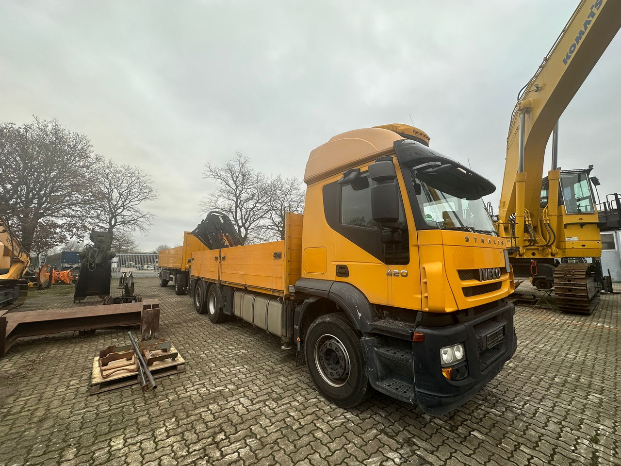 IVECO STRALIS 420 truck open box with TEREX loading crane 290.2E-A3 - Haakarmsysteem vrachtwagen, Kraanwagen: afbeelding 2 IVECO STRALIS 420 truck open box with TEREX loading crane 290.2E-A3 - Haakarmsysteem vrachtwagen, Kraanwagen: afbeelding 2