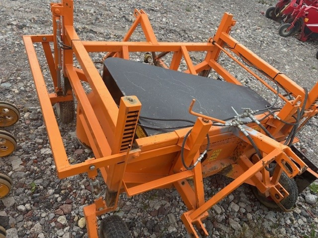 Keulmac ONION TOPPER - Wijnoogstmachine: afbeelding 1 Keulmac ONION TOPPER - Wijnoogstmachine: afbeelding 1
