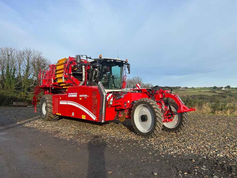 Grimme VARITRON 220 PLATINUM TT - Oogstmachine: afbeelding 1 Grimme VARITRON 220 PLATINUM TT - Oogstmachine: afbeelding 1