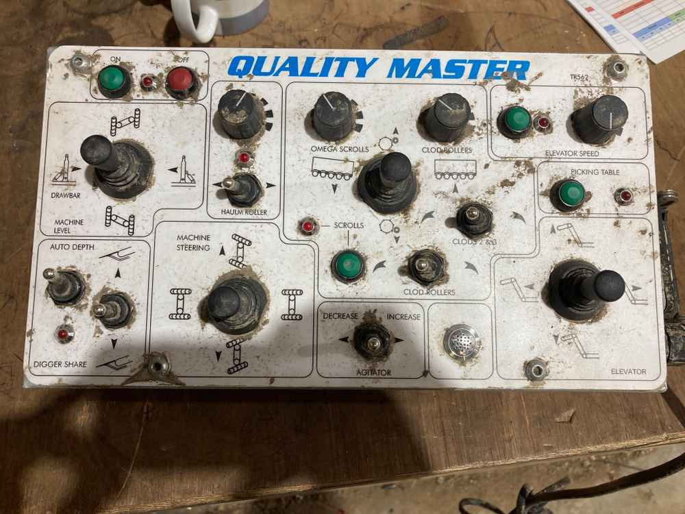 Standen Standen QM 2 Row Trailed Potato Harvester - Oogstmachine: afbeelding 3 Standen Standen QM 2 Row Trailed Potato Harvester - Oogstmachine: afbeelding 3