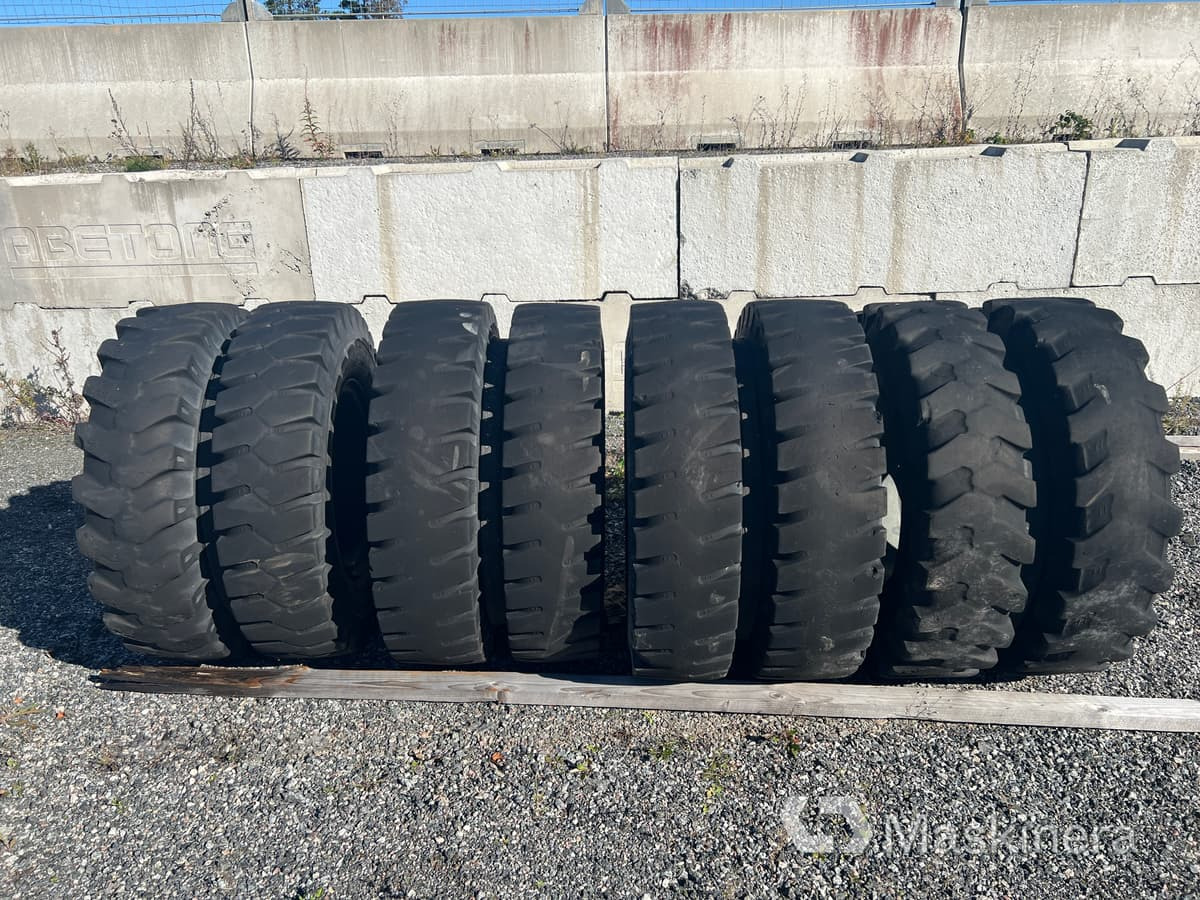 8 st entreprenaddäck på fälg 10.00-20 - Complete wiel voor Bouwmachine: afbeelding 2 8 st entreprenaddäck på fälg 10.00-20 - Complete wiel voor Bouwmachine: afbeelding 2