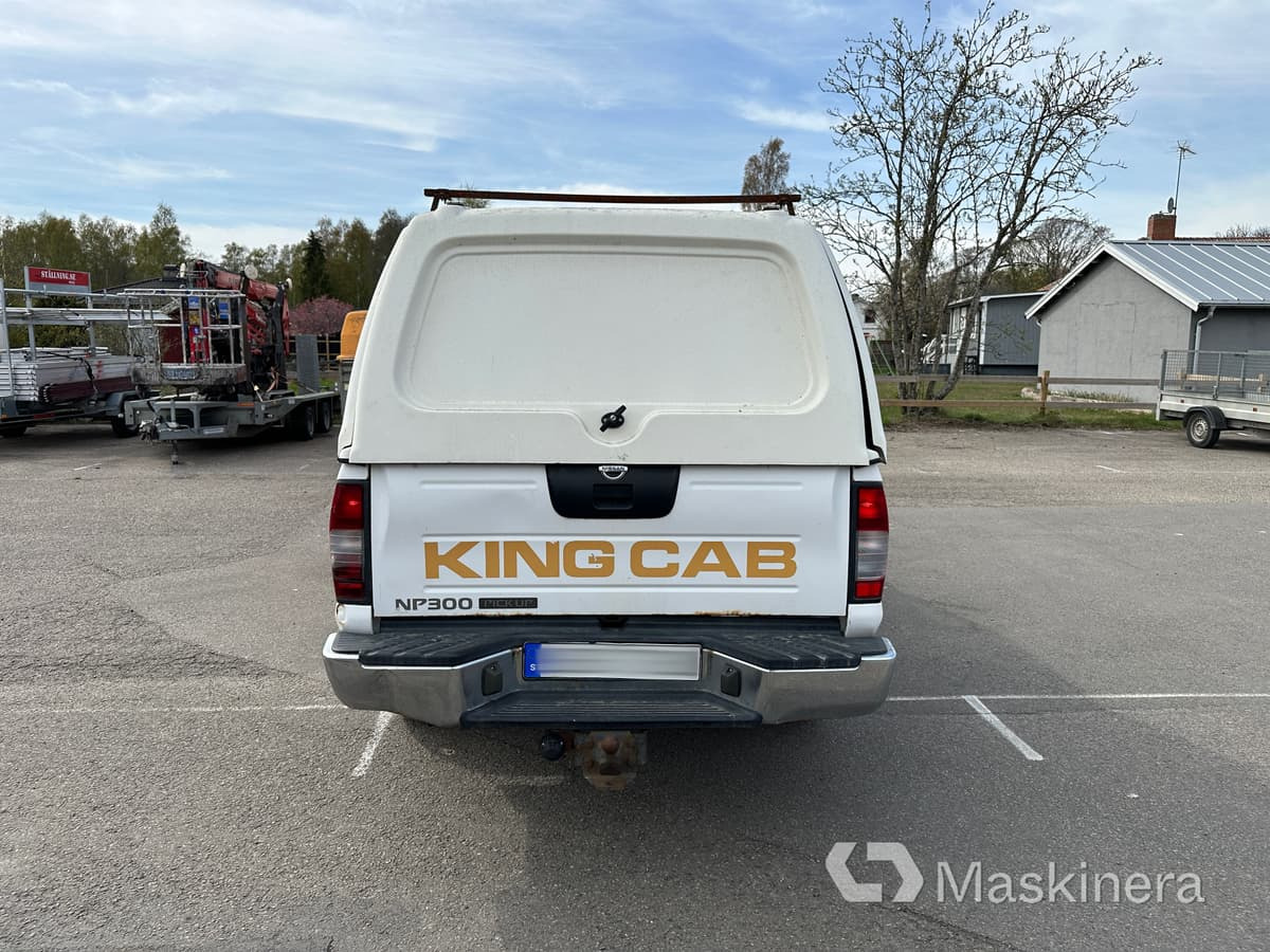 Arbetsbil Nissan NP300 King Cab 2.5 - Gesloten bestelwagen: afbeelding 4 Arbetsbil Nissan NP300 King Cab 2.5 - Gesloten bestelwagen: afbeelding 4
