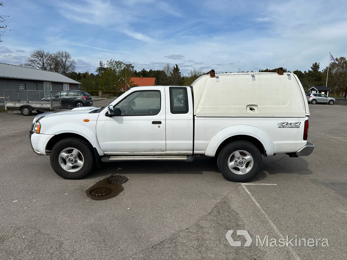 Arbetsbil Nissan NP300 King Cab 2.5 - Gesloten bestelwagen: afbeelding 2 Arbetsbil Nissan NP300 King Cab 2.5 - Gesloten bestelwagen: afbeelding 2