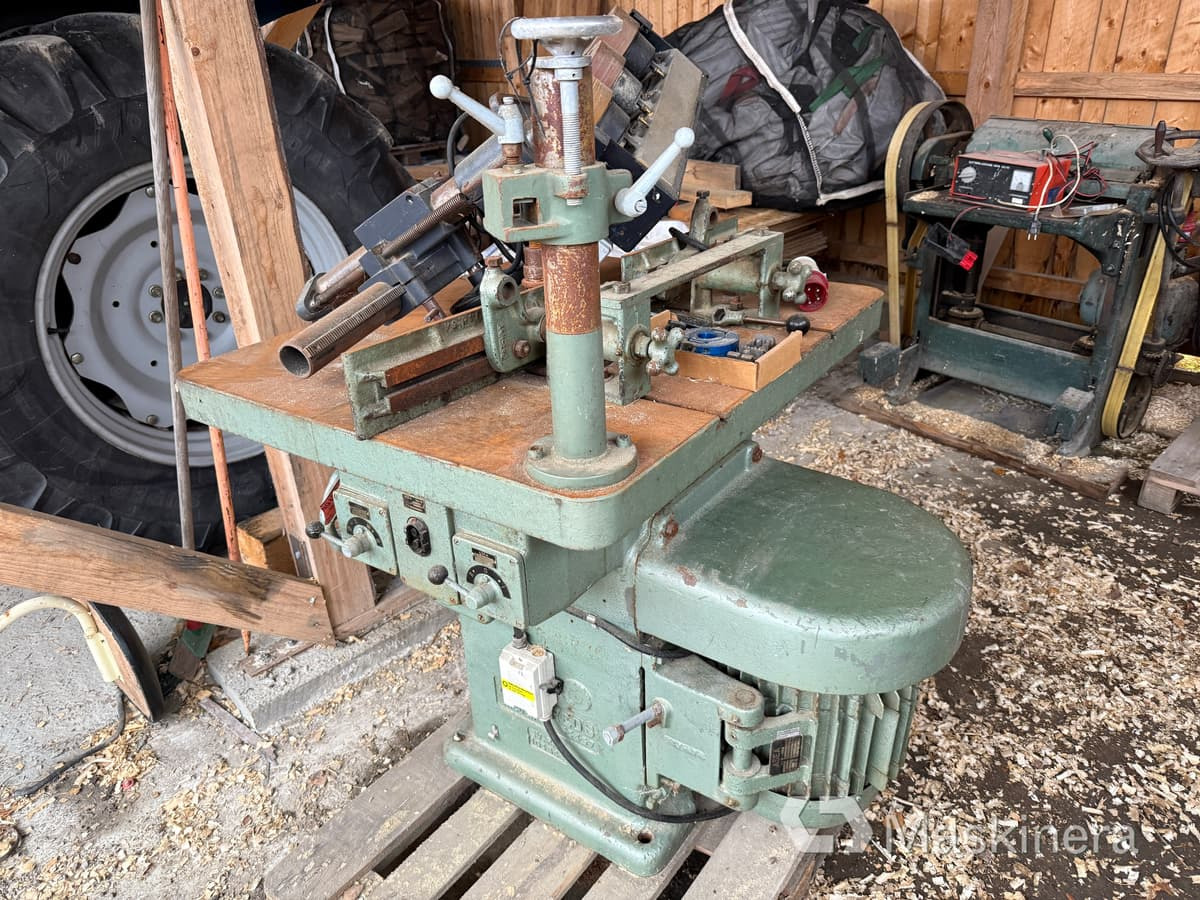 Bordsfräs med matarverk Jonsereds - Bouwmaterieel: afbeelding 1 Bordsfräs med matarverk Jonsereds - Bouwmaterieel: afbeelding 1