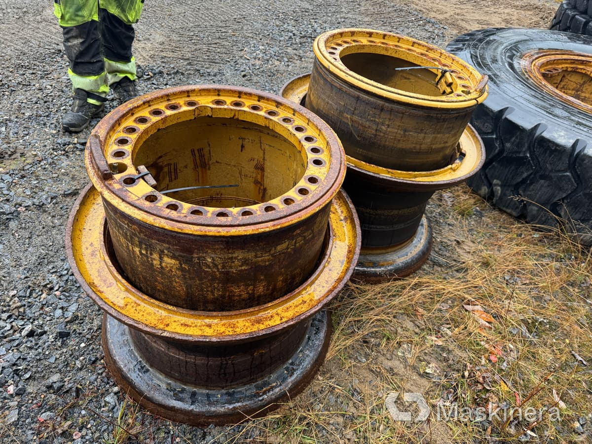 Fälgar, 25 tum - Velg voor Bouwmachine: afbeelding 4 Fälgar, 25 tum - Velg voor Bouwmachine: afbeelding 4