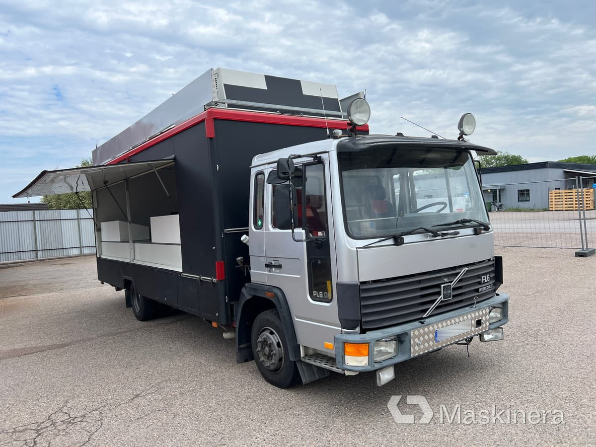 Foodtruck Volvo FL611 4X2 - Zelfrijdende verkoopwagen: afbeelding 3 Foodtruck Volvo FL611 4X2 - Zelfrijdende verkoopwagen: afbeelding 3