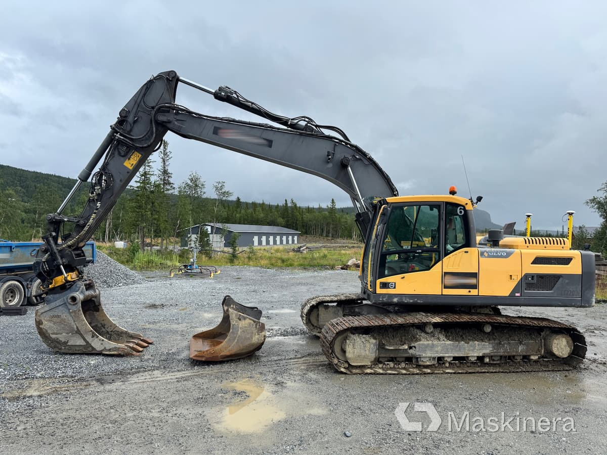 Grävmaskin Volvo EC220DL med tillbehör - Rupsgraafmachine: afbeelding 2 Grävmaskin Volvo EC220DL med tillbehör - Rupsgraafmachine: afbeelding 2