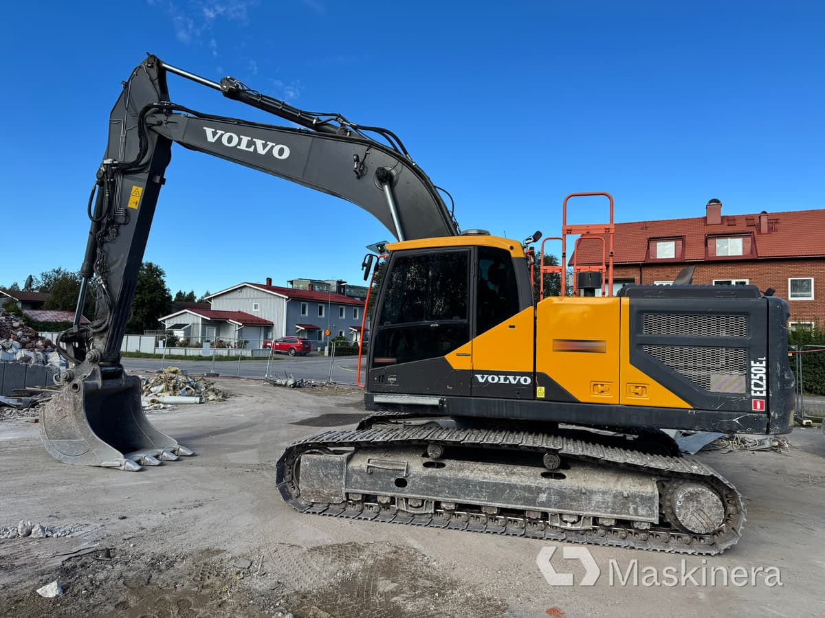 Grävmaskin Volvo EC250EL med tillbehör - Rupsgraafmachine: afbeelding 2 Grävmaskin Volvo EC250EL med tillbehör - Rupsgraafmachine: afbeelding 2