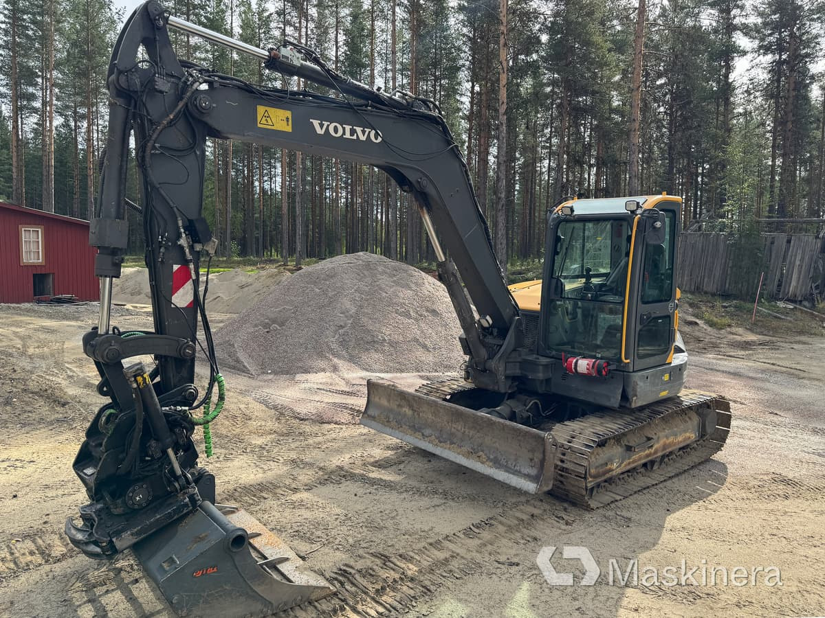 Grävmaskin Volvo ECR88D med tillbehör - Rupsgraafmachine: afbeelding 1 Grävmaskin Volvo ECR88D med tillbehör - Rupsgraafmachine: afbeelding 1