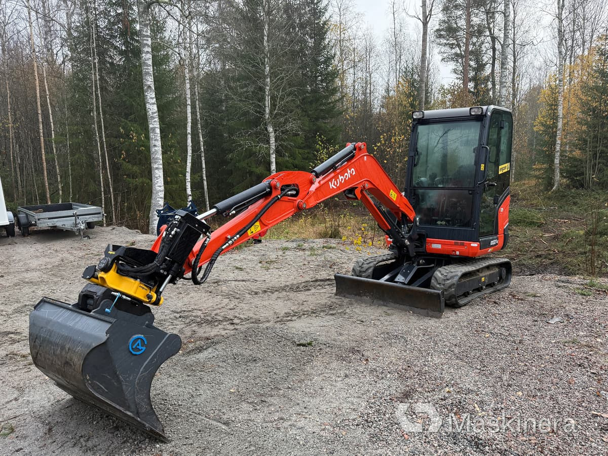 Grävmaskin Kubota KX027-4 med flera redskap - Rupsgraafmachine: afbeelding 1 Grävmaskin Kubota KX027-4 med flera redskap - Rupsgraafmachine: afbeelding 1