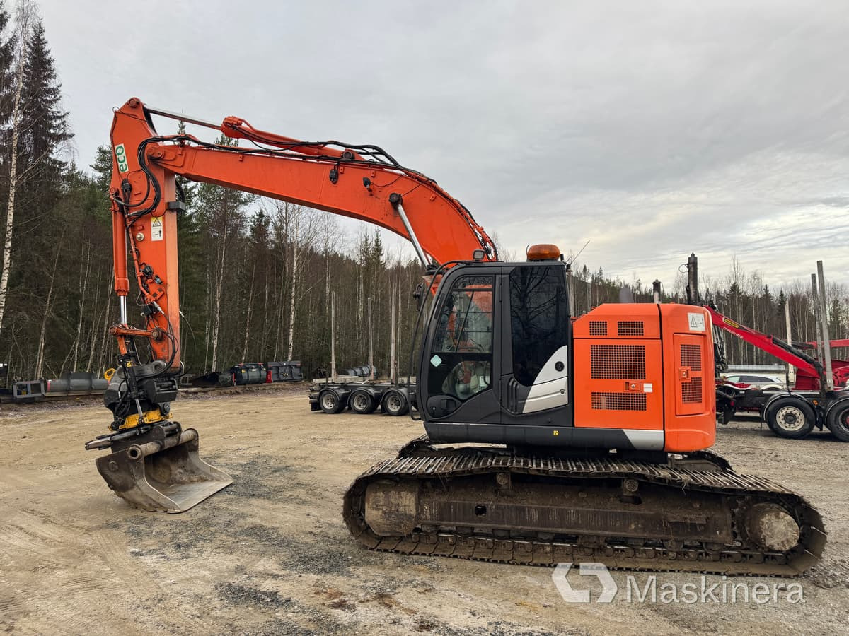 Hitachi ZX 225 USLC-5B Grävmaskin Hitachi ZX225USLC-5B - Rupsgraafmachine: afbeelding 2 Hitachi ZX 225 USLC-5B Grävmaskin Hitachi ZX225USLC-5B - Rupsgraafmachine: afbeelding 2