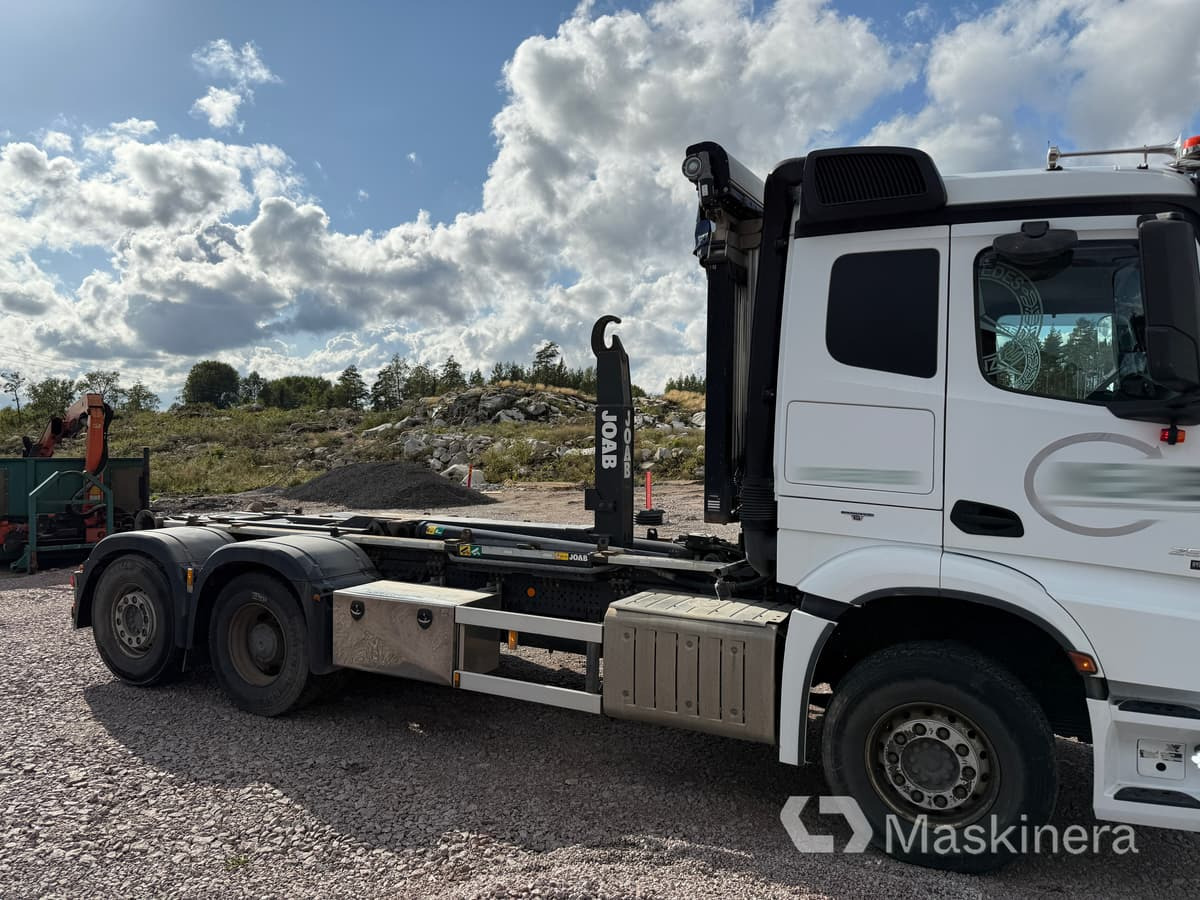 Lastväxlare Mercedes Arocs 2551 - Haakarmsysteem vrachtwagen: afbeelding 4 Lastväxlare Mercedes Arocs 2551 - Haakarmsysteem vrachtwagen: afbeelding 4