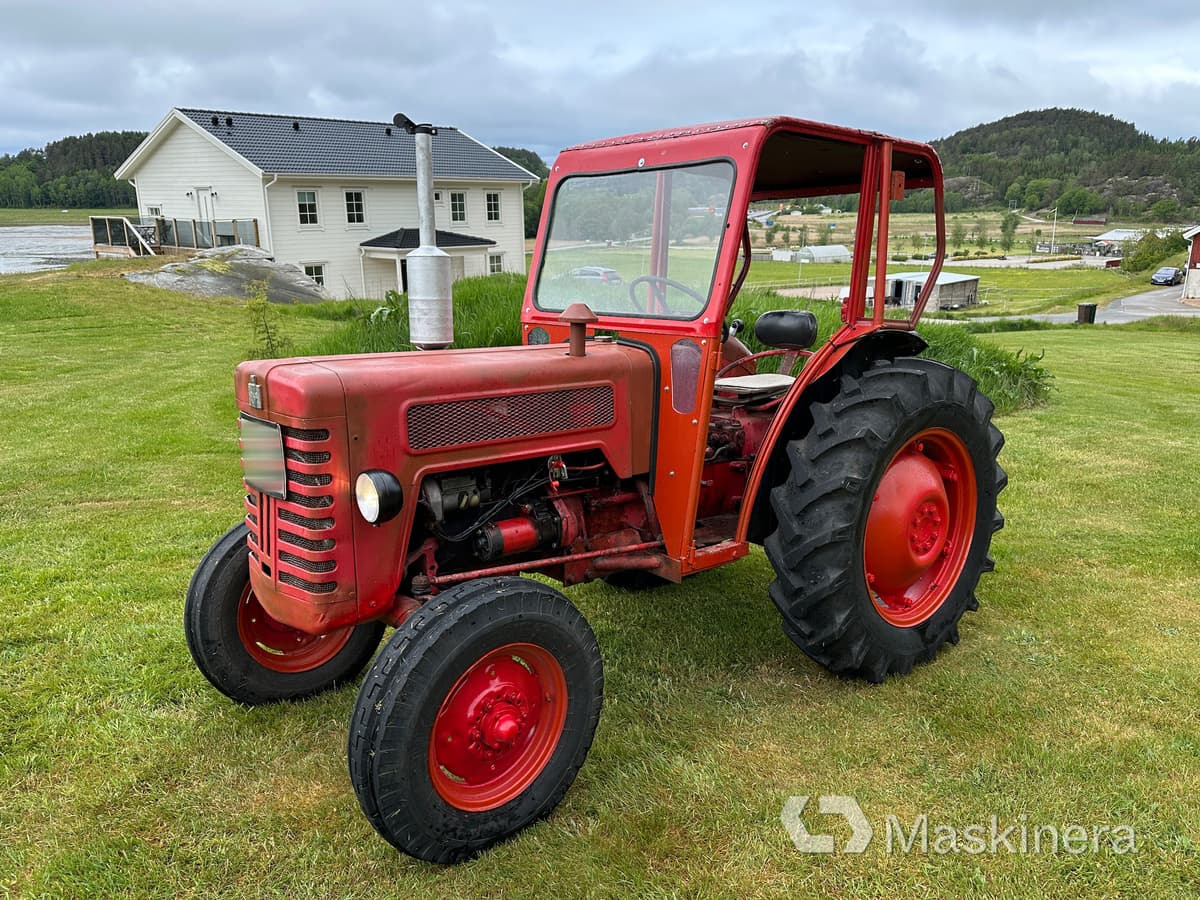 McCormick International IH B-275 Traktor IH B-275 - Tractor: afbeelding 1 McCormick International IH B-275 Traktor IH B-275 - Tractor: afbeelding 1