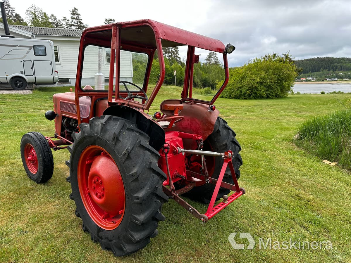 McCormick International IH B-275 Traktor IH B-275 - Tractor: afbeelding 3 McCormick International IH B-275 Traktor IH B-275 - Tractor: afbeelding 3