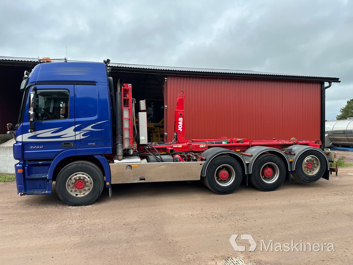 Mercedes Benz 930.24 3260L Krokbil Mercedes Benz 3260L med Cameleont - Haakarmsysteem vrachtwagen: afbeelding 3 Mercedes Benz 930.24 3260L Krokbil Mercedes Benz 3260L med Cameleont - Haakarmsysteem vrachtwagen: afbeelding 3