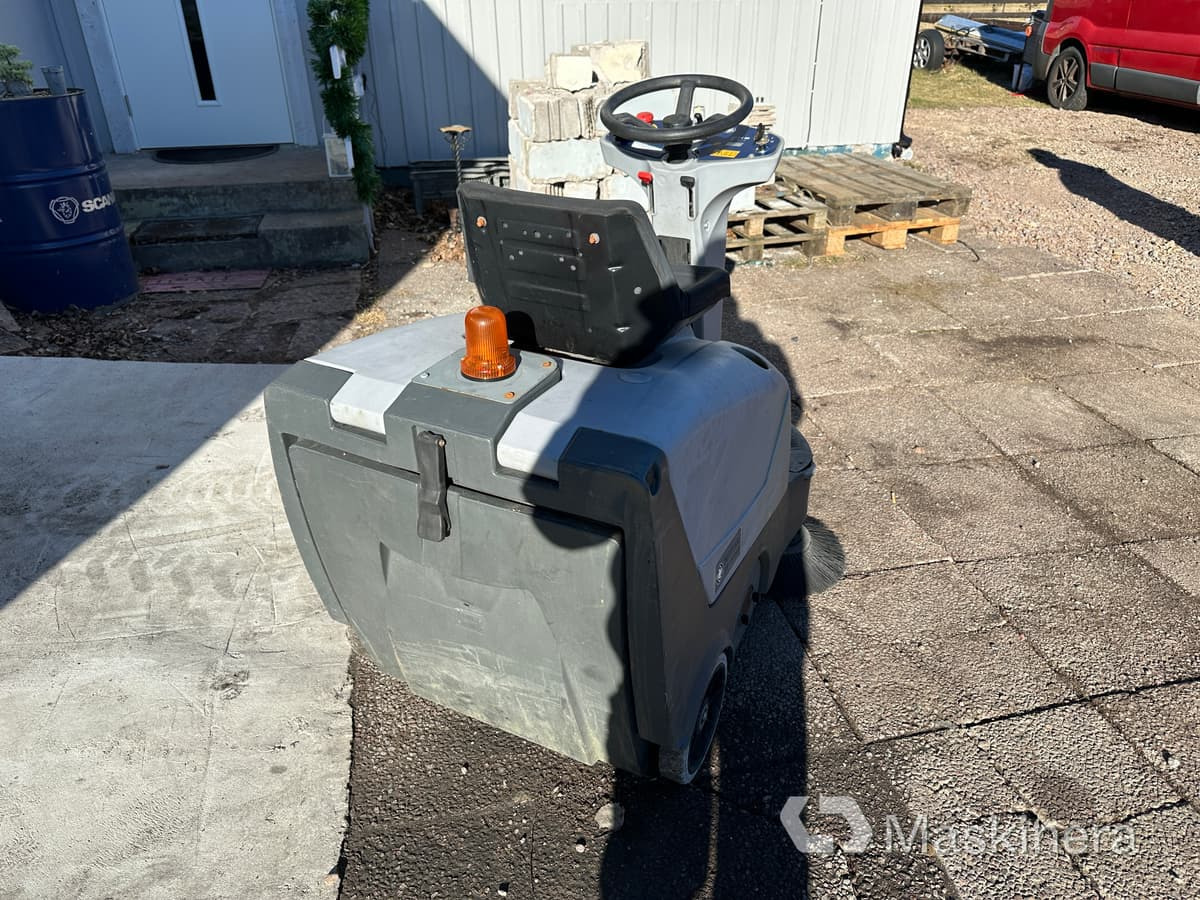 Nilfisk SR1000S B Sopmaskin Nilfisk SR1000S - Veegwagen: afbeelding 3 Nilfisk SR1000S B Sopmaskin Nilfisk SR1000S - Veegwagen: afbeelding 3