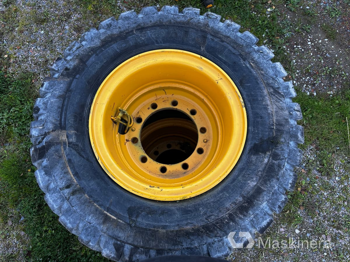 Nokian Grävmaskinsdäck dubbelhjul med fälg - Complete wiel voor Bouwmachine: afbeelding 4 Nokian Grävmaskinsdäck dubbelhjul med fälg - Complete wiel voor Bouwmachine: afbeelding 4