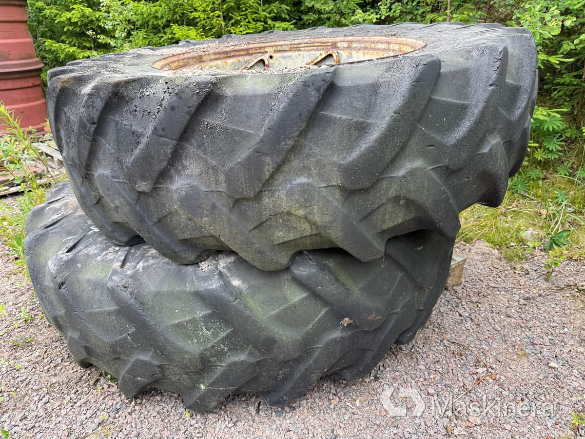 Pirelli 20.8 R 38 Traktordäck med Fälgbanor 20.8 R 38 - Complete wiel: afbeelding 1 Pirelli 20.8 R 38 Traktordäck med Fälgbanor 20.8 R 38 - Complete wiel: afbeelding 1