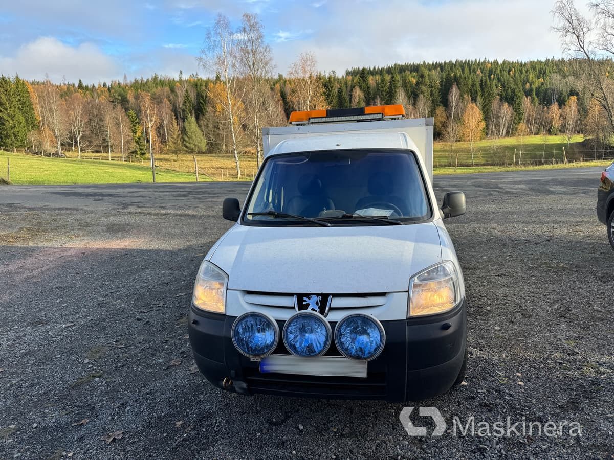 Skåpbil Peugeot Partner 1.6 HDI - Kleine bestelwagen: afbeelding 2 Skåpbil Peugeot Partner 1.6 HDI - Kleine bestelwagen: afbeelding 2
