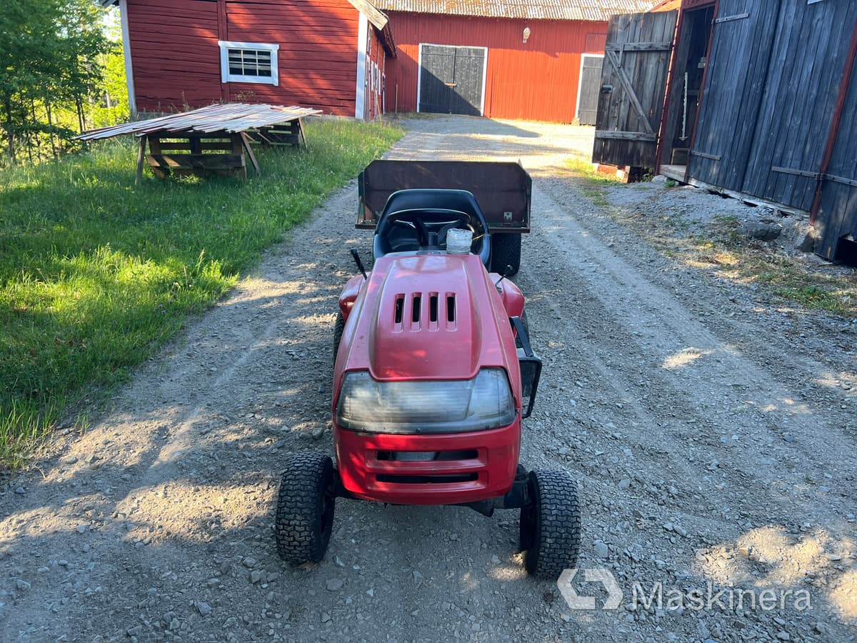 Trädgårdstraktor MTD B/115 med tippvagn - Tractor: afbeelding 2 Trädgårdstraktor MTD B/115 med tippvagn - Tractor: afbeelding 2
