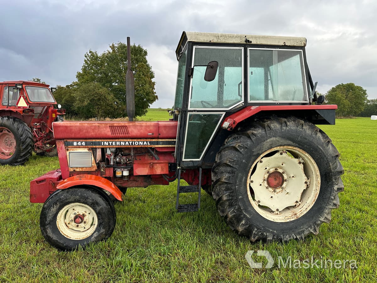 Traktor International 844 - Tractor: afbeelding 2 Traktor International 844 - Tractor: afbeelding 2